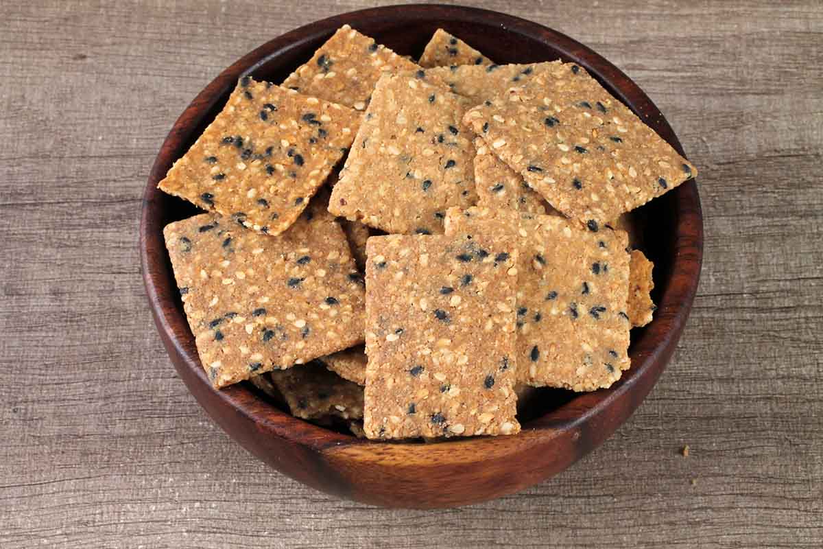 Peanut Seasame Crackers 125 Gm - Image 3