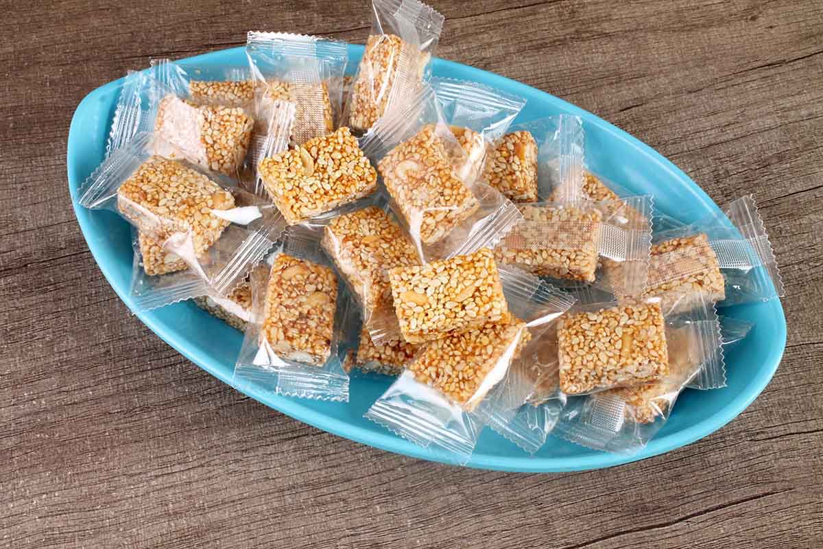 Till Chikki Cubes 200 Gm - Image 3
